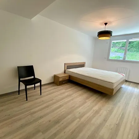 Chambre Privée à 10mn Du Lac Et Stations De Ski Alloggio in famiglia *